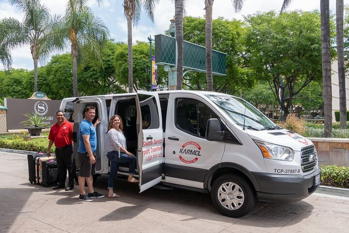 Private Round-trip Airport Transfer: John Wayne Airport to & from Anaheim Hotels - Photo 1 of 6